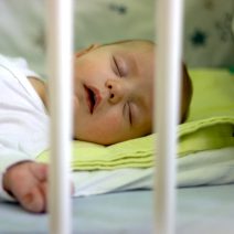 Pernă mică pentru copii umplută